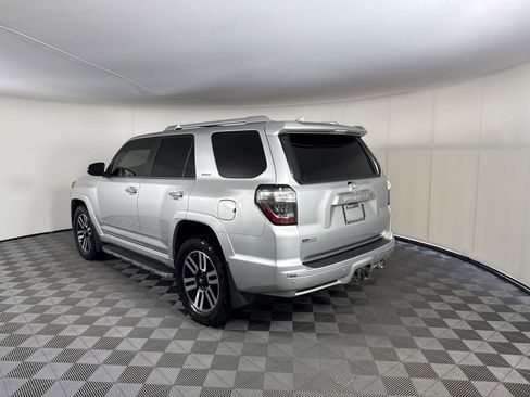 Used 2022 Toyota 4Runner Limited AWD/4WD image 3