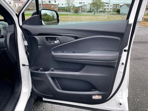 Certified 2026 Honda Ridgeline Black Edition image 12