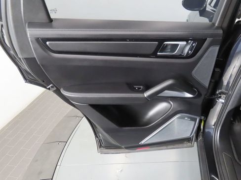 Certified 2022 Porsche Cayenne Turbo GT AWD/4WD image 44