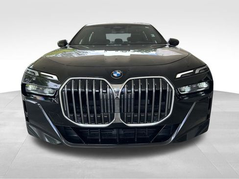 Used 2025 BMW 740i RWD image 14