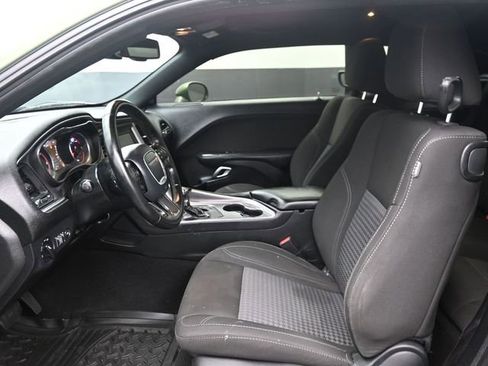 Used 2020 Dodge Challenger SXT RWD image 11