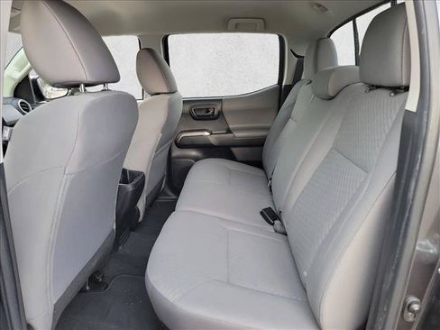 Used 2022 Toyota Tacoma SR5 RWD image 14