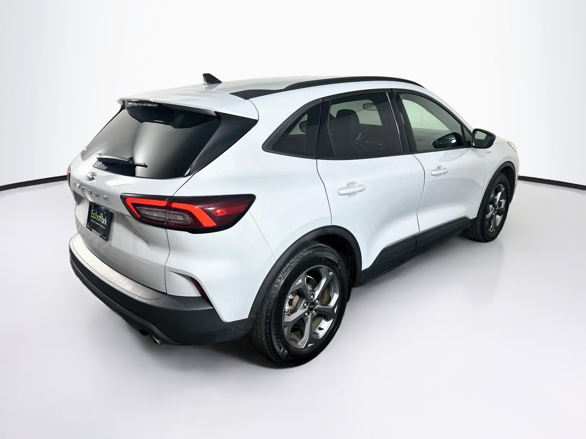 Used 2025 Ford Escape ST-Line FWD image 9