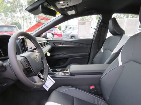 Certified 2026 Toyota Camry SE w/ Convenience Package image 15