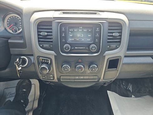 Used 2017 RAM 1500 Express AWD/4WD image 23