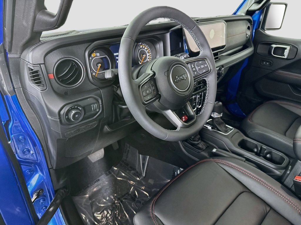 Used 2025 Jeep Wrangler Unlimited Rubicon AWD/4WD image 18