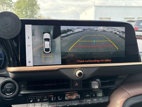 Used 2024 Toyota Crown Limited w/ Advanced Technology Package image 13