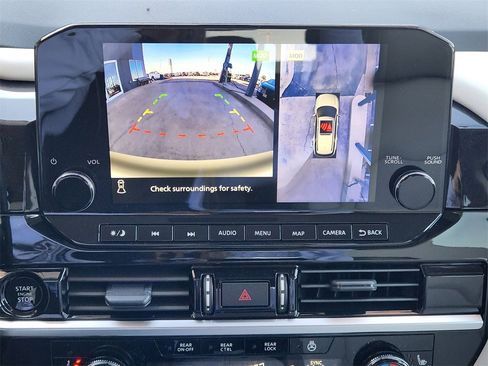 New 2025 Nissan Pathfinder SL image 13