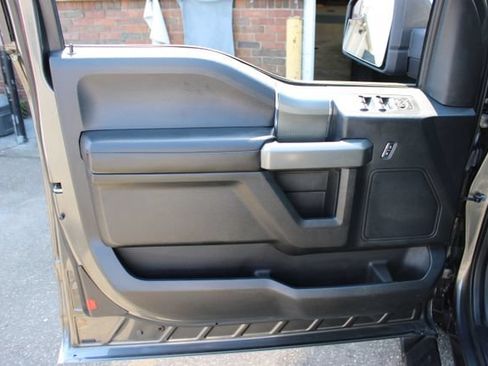 Used 2016 Ford F150 XLT w/ Equipment Group 302A Luxury AWD/4WD image 13