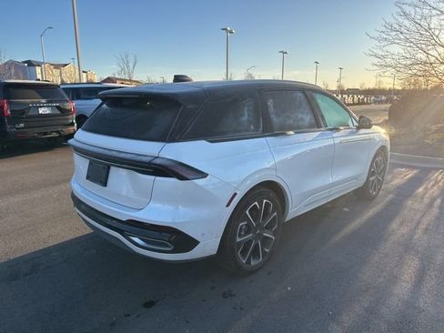 Used 2024 Lincoln Nautilus Reserve w/ Equipment Group 203A image 7