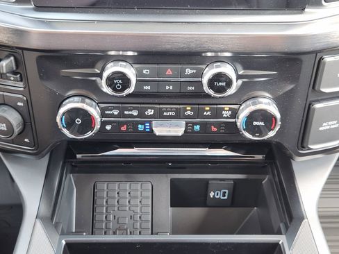 New 2026 Ford F250 Lariat w/ Black Appearance Package AWD/4WD image 19