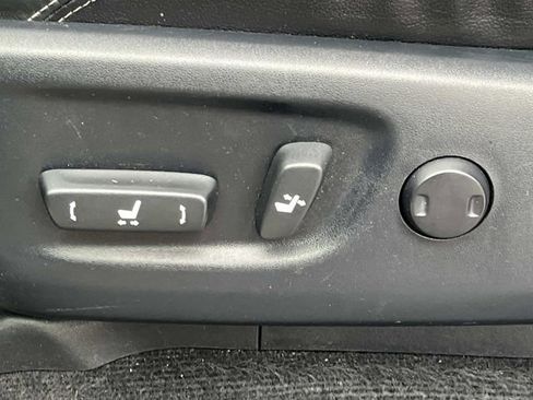 Used 2017 Toyota 4Runner Limited AWD/4WD image 32