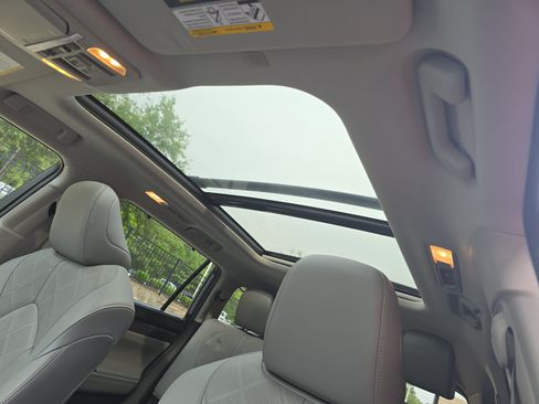 Used 2020 Toyota Highlander Platinum AWD/4WD image 29