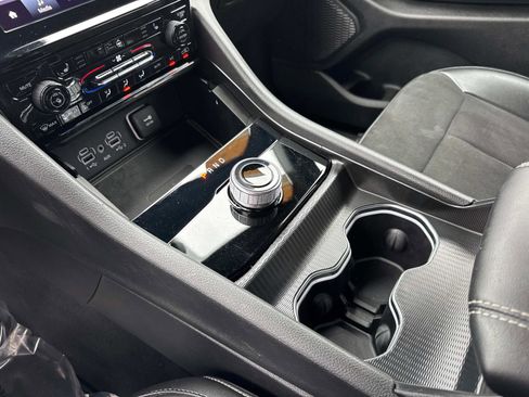 Certified 2024 Jeep Grand Cherokee L Laredo image 24