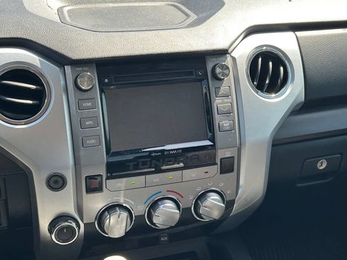 Used 2019 Toyota Tundra SR5 w/ SR5 Upgrade Package AWD/4WD image 20