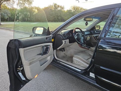 Used 2005 Subaru Outback 3.0R image 13