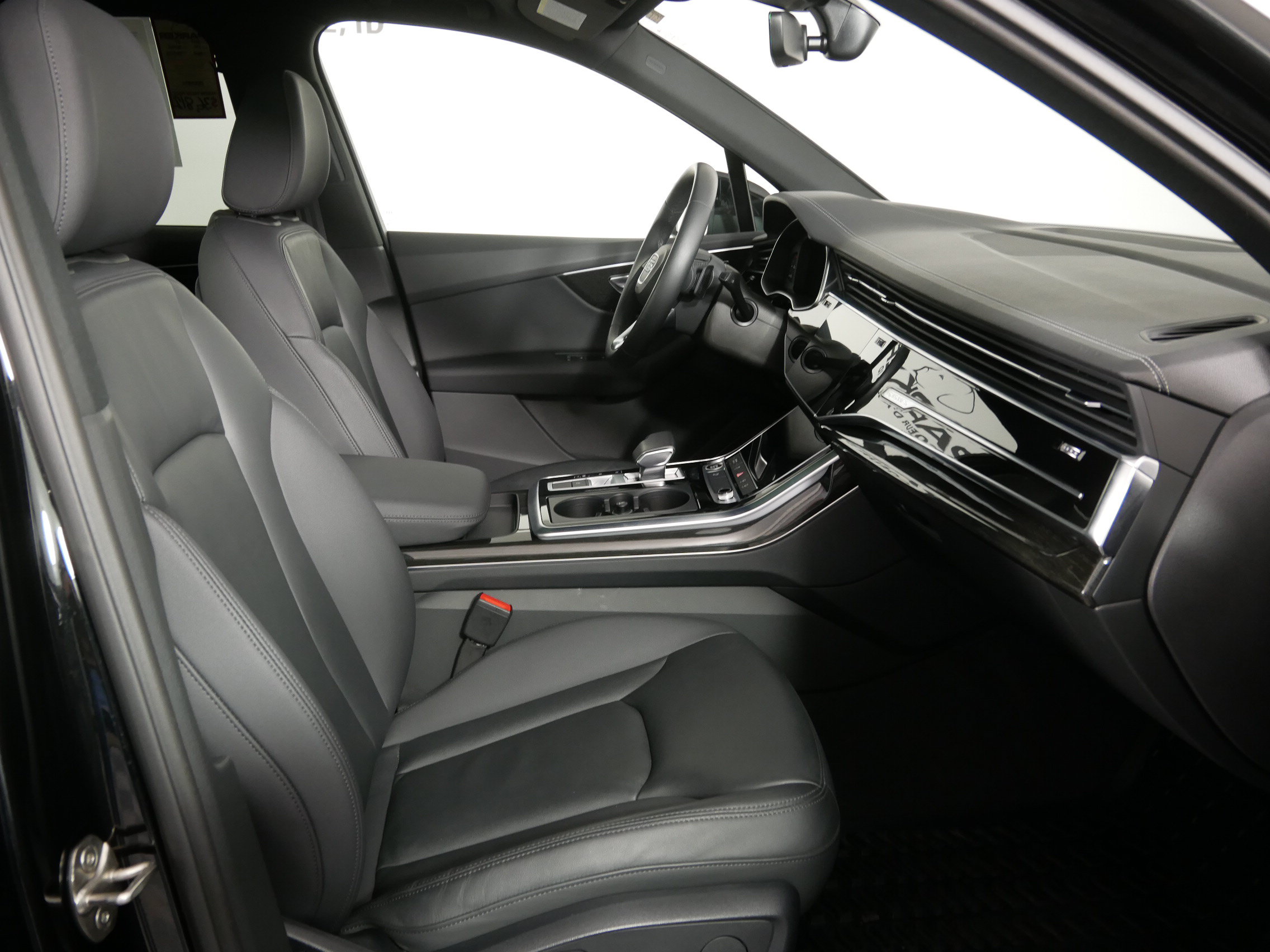 Used 2023 Audi Q7 2.0T Premium w/ Convenience Package AWD/4WD image 17