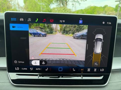 New 2026 Volkswagen Tiguan SE R-Line AWD/4WD image 19