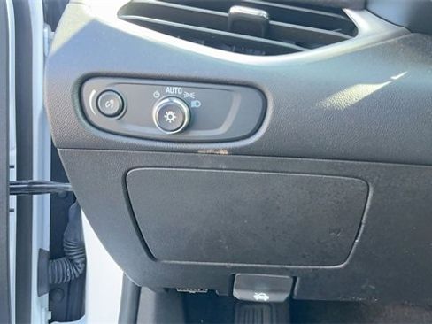 Used 2024 Chevrolet Malibu LT image 18