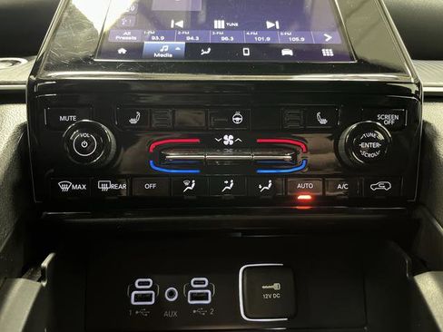 Used 2024 Jeep Grand Cherokee L Altitude image 19