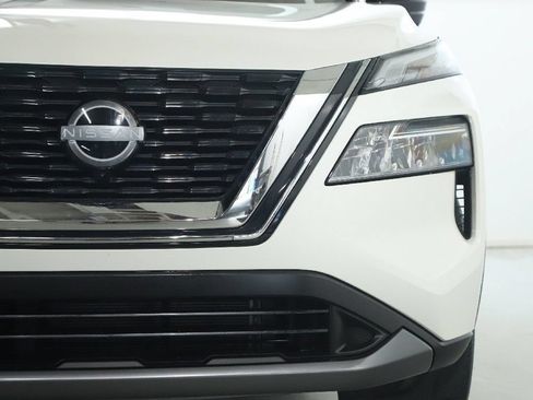 Used 2023 Nissan Rogue SL AWD/4WD image 8
