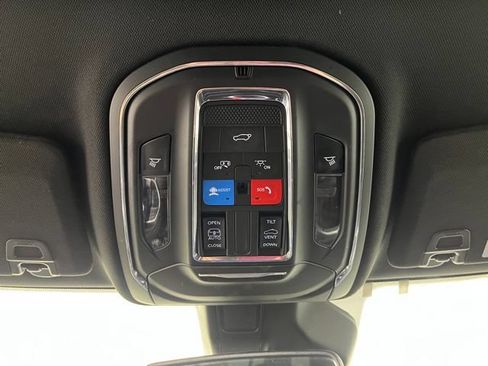 Used 2023 Jeep Grand Cherokee Altitude AWD/4WD image 34
