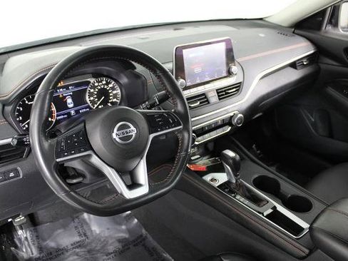 Certified 2022 Nissan Altima 2.5 SR image 18
