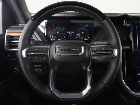 Used 2026 GMC Yukon Denali w/ Denali Reserve Package AWD/4WD image 19
