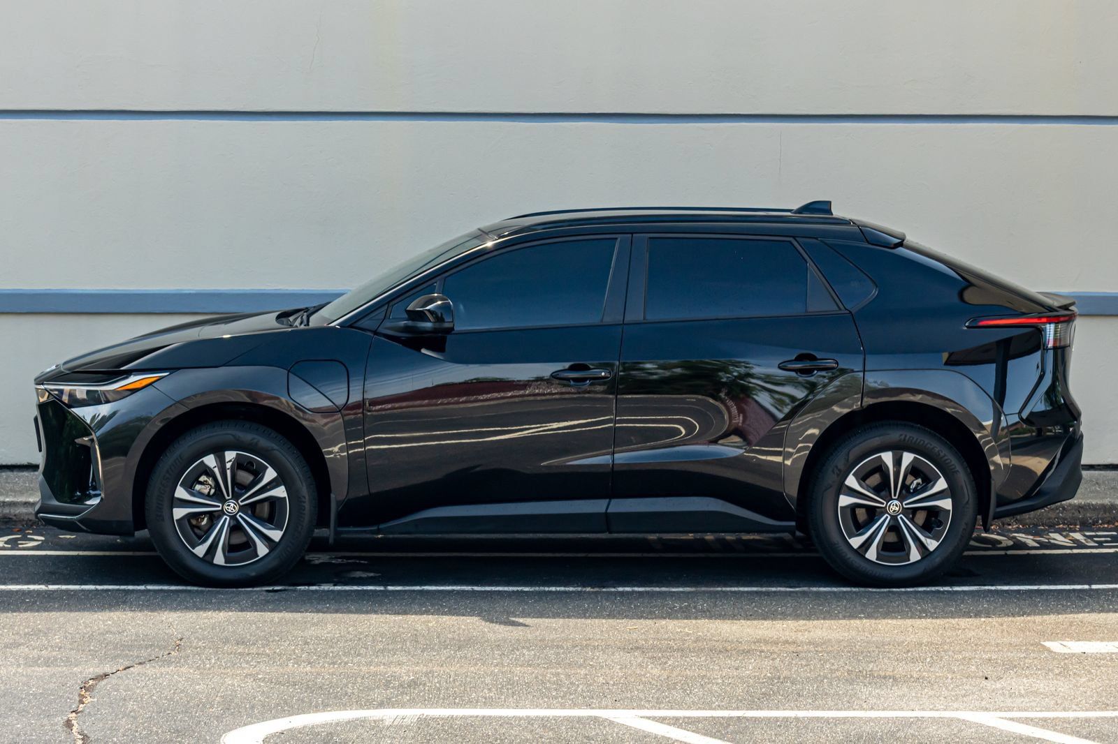 Used 2024 Toyota bZ4X AWD w/ Weather Package image 5