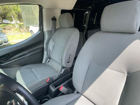 Used 2020 Nissan NV200 S FWD image 18