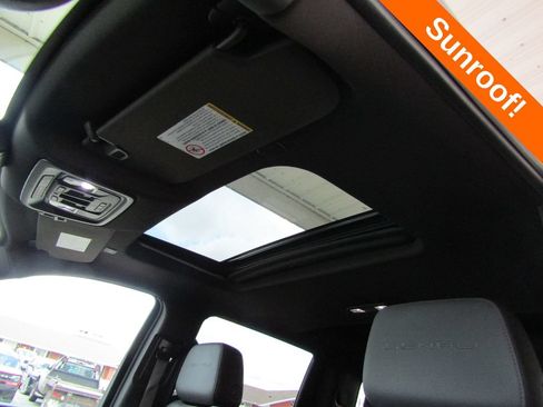 Used 2023 GMC Sierra 3500 Denali w/ Denali Ultimate Package AWD/4WD image 9