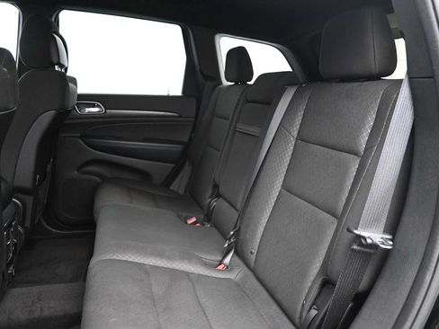 Used 2018 Jeep Grand Cherokee Laredo AWD/4WD image 13
