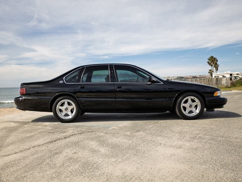 Used 1996 Chevrolet Impala SS image 4