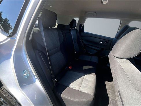Used 2025 Nissan Rogue SV AWD/4WD image 24