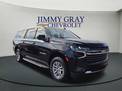 Used 2023 Chevrolet Suburban LT image 1