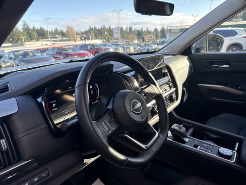 New 2025 Nissan Pathfinder Platinum w/ Cargo Package image 13