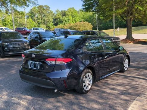 Used 2023 Toyota Corolla LE FWD image 5