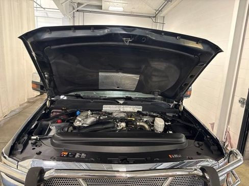 Used 2019 Chevrolet Silverado 2500 LT w/ LT Convenience Package AWD/4WD image 8