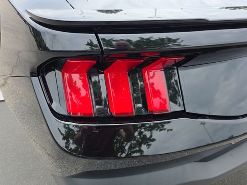 Used 2024 Ford Mustang GT RWD image 30
