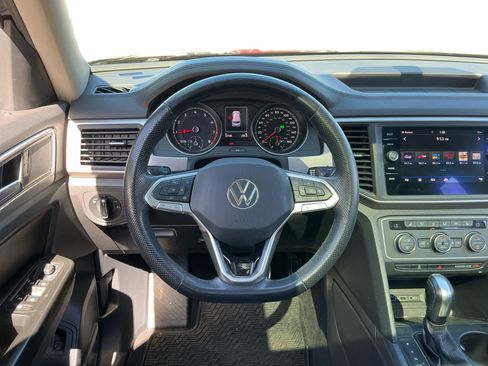 Used 2021 Volkswagen Atlas SE w/ Panoramic Sunroof Package image 12