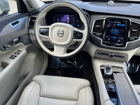 Used 2025 Volvo XC90 B6 Ultra w/ Lounge Package image 21