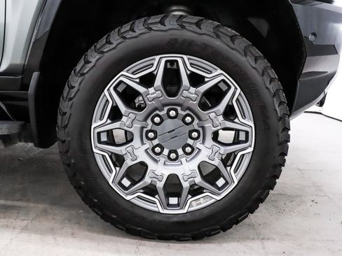 Used 2024 GMC Hummer EV 3X image 11