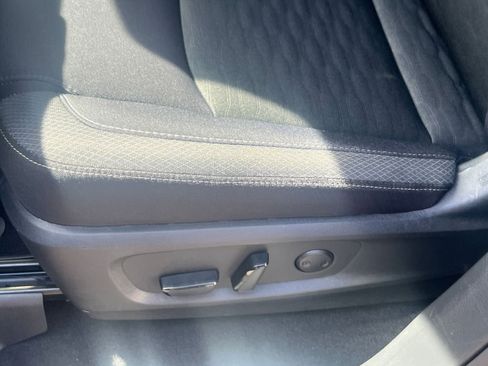 Used 2025 Nissan Pathfinder SV image 20