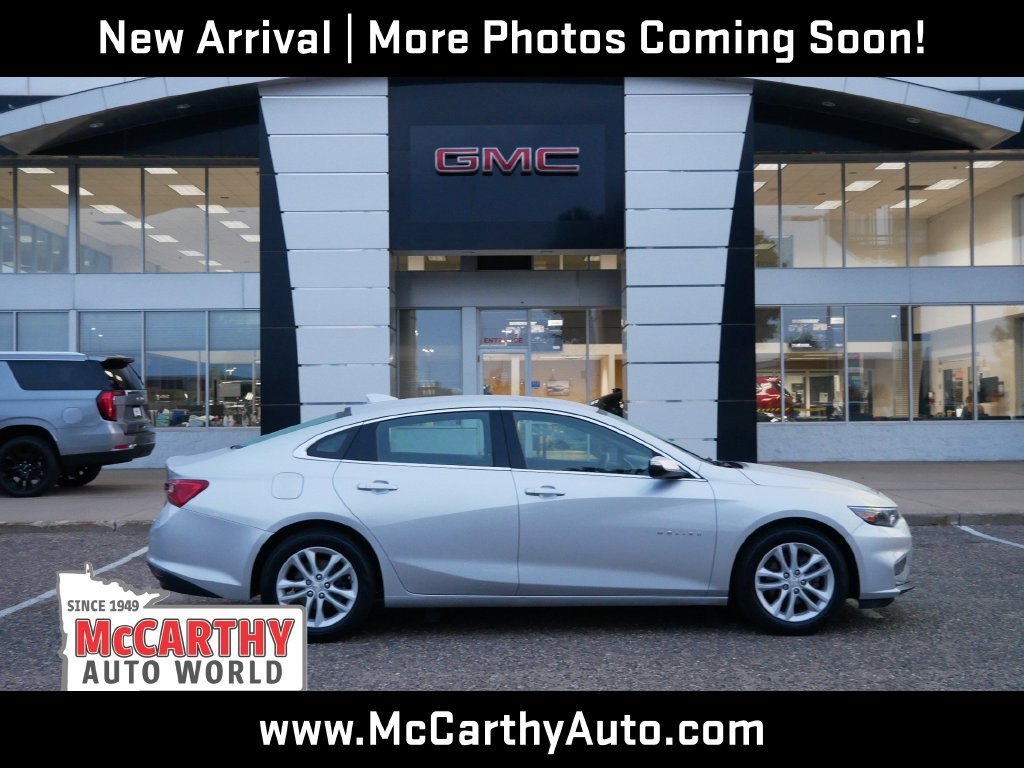 Used 2016 Chevrolet Malibu LT FWD image 2