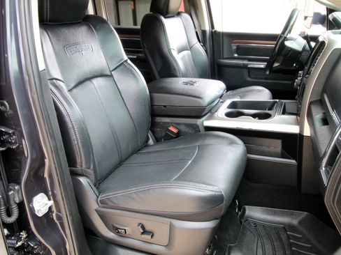 Used 2018 RAM 3500 Laramie w/ Convenience Group image 40