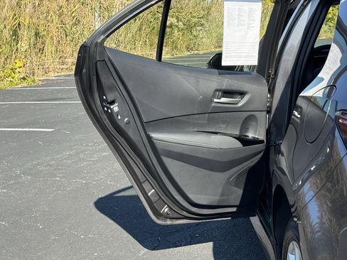 Used 2024 Toyota Corolla SE image 19