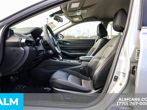 Used 2024 Nissan Altima 2.5 SV image 19