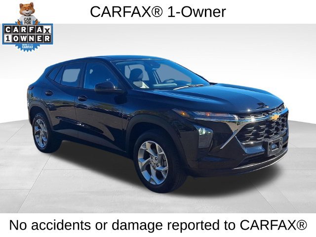 Used 2024 Chevrolet Trax LS w/ LS Convenience Package FWD image 3