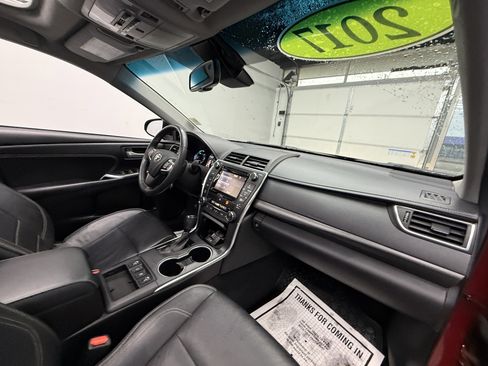 Used 2017 Toyota Camry XLE image 18