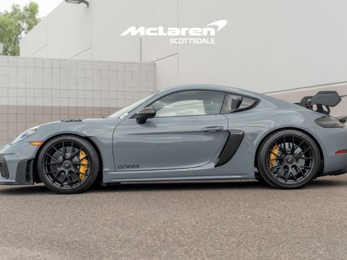 Used 2025 Porsche 718 Cayman GT4 RS w/ Weissach Package RWD image 4